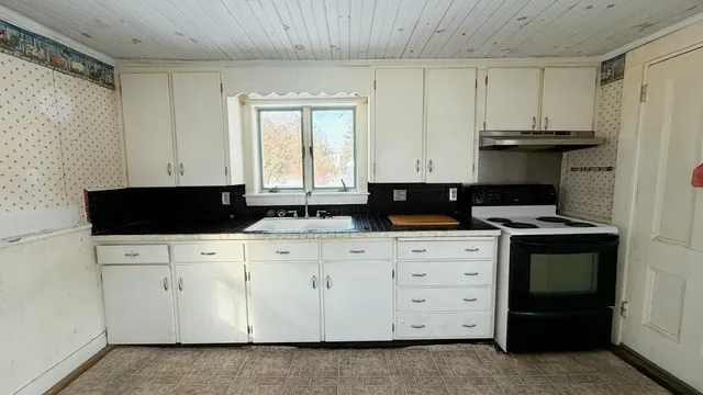 $145,000 | 12 Main Street, Porter, ME 04068