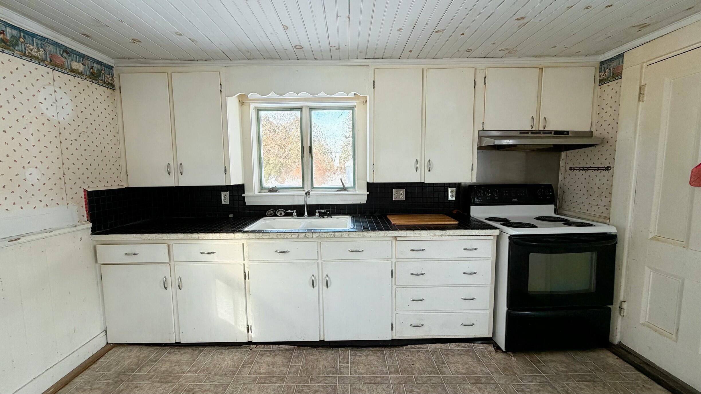 12 Main Street Porter, ME 04068 - Photo 10 of 41 IMG_6754