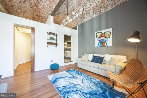 $598,000 | 105 South 12th Street, Unit 402, Philadelphia, PA 19107