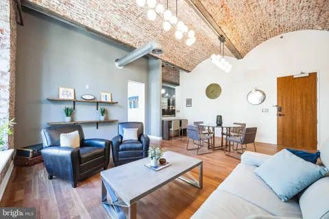 $598,000 | 105 South 12th Street, Unit 402, Philadelphia, PA 19107