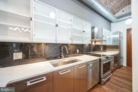 $598,000 | 105 South 12th Street, Unit 402, Philadelphia, PA 19107