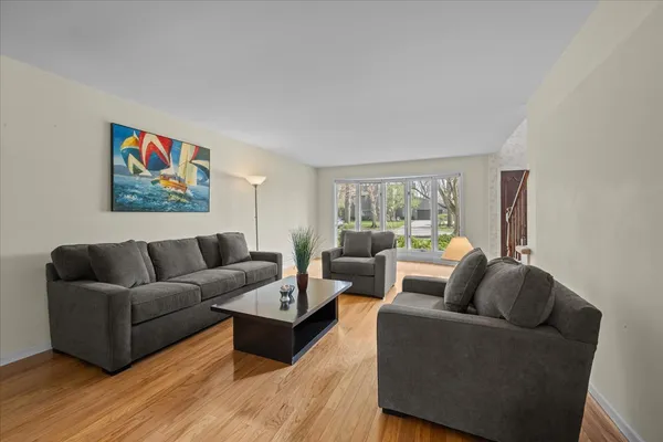 $825,000 | 1145 Melvin Drive, Highland Park, IL 60035