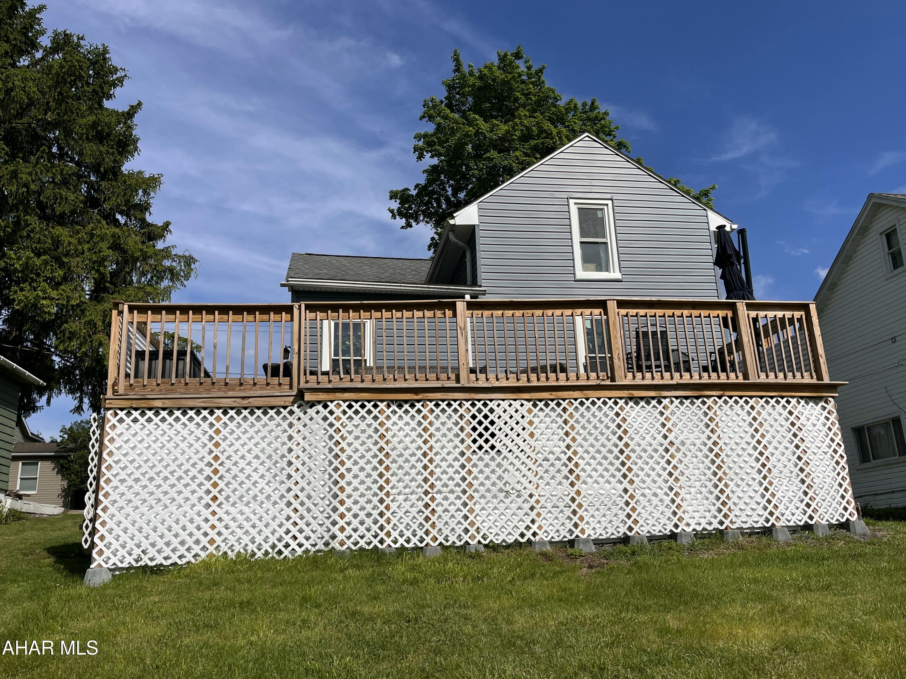 732 Sugar Street Roaring Spring, PA 16673 - Photo 4 of 27