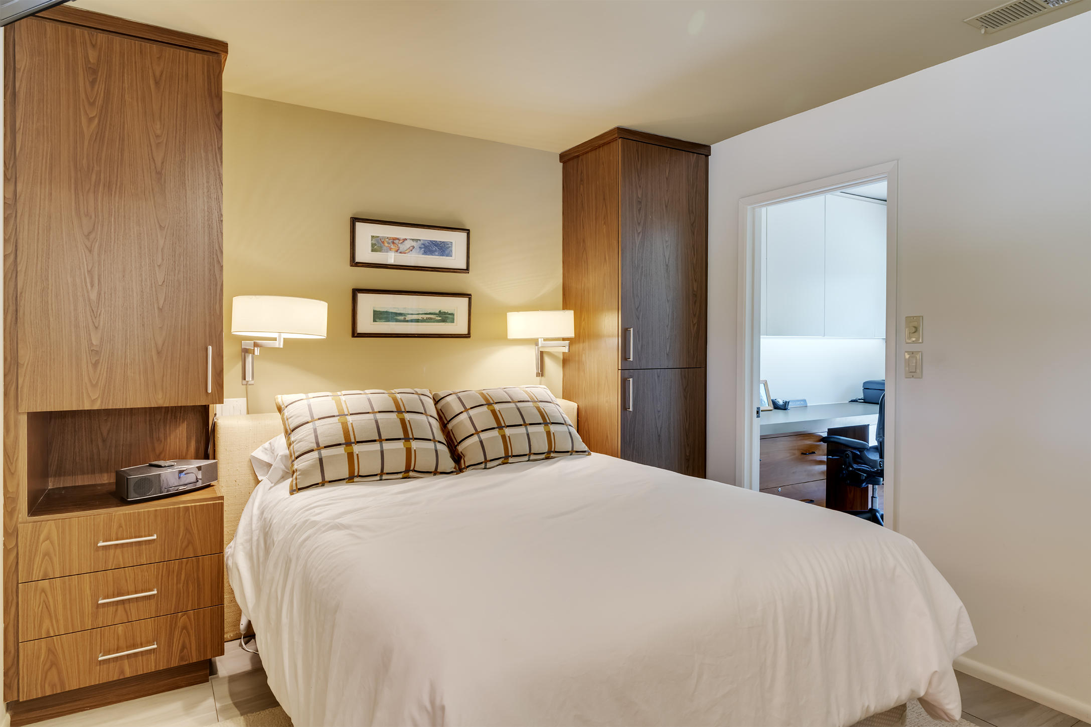 70110 Chappel Road Rancho Mirage, CA 92270 - Photo 11 of 26 a bedroom with a bed and a night stand