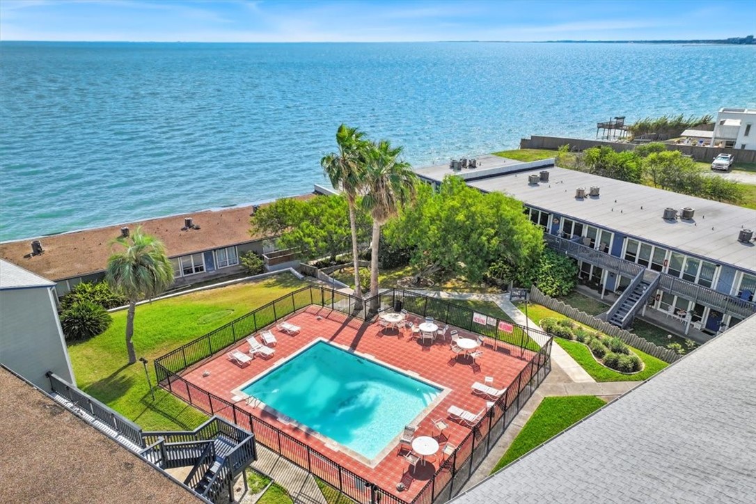 3402 Ocean Drive Corpus Christi, TX 78411 - Photo 39 of 39 a view of a backyard with lawn chairs