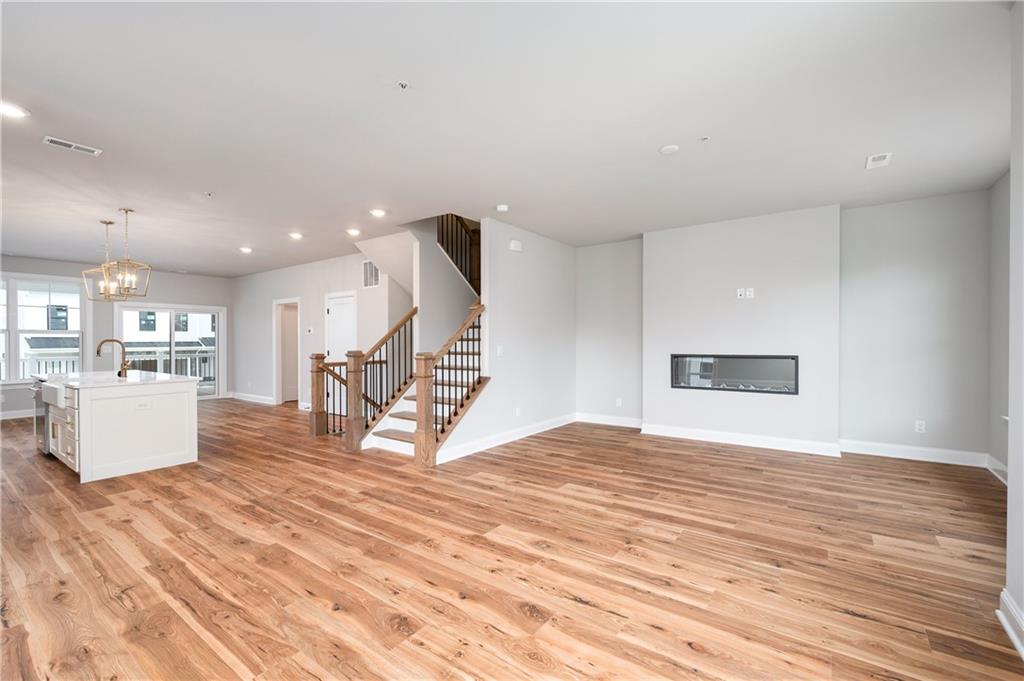 121 Quail Run Road Venetia, PA 15367 - Photo 8 of 24 Great Room-without Staging