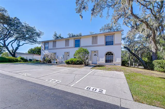 $235,000 | 602 Fieldcrest Drive, Brandon, FL 33511