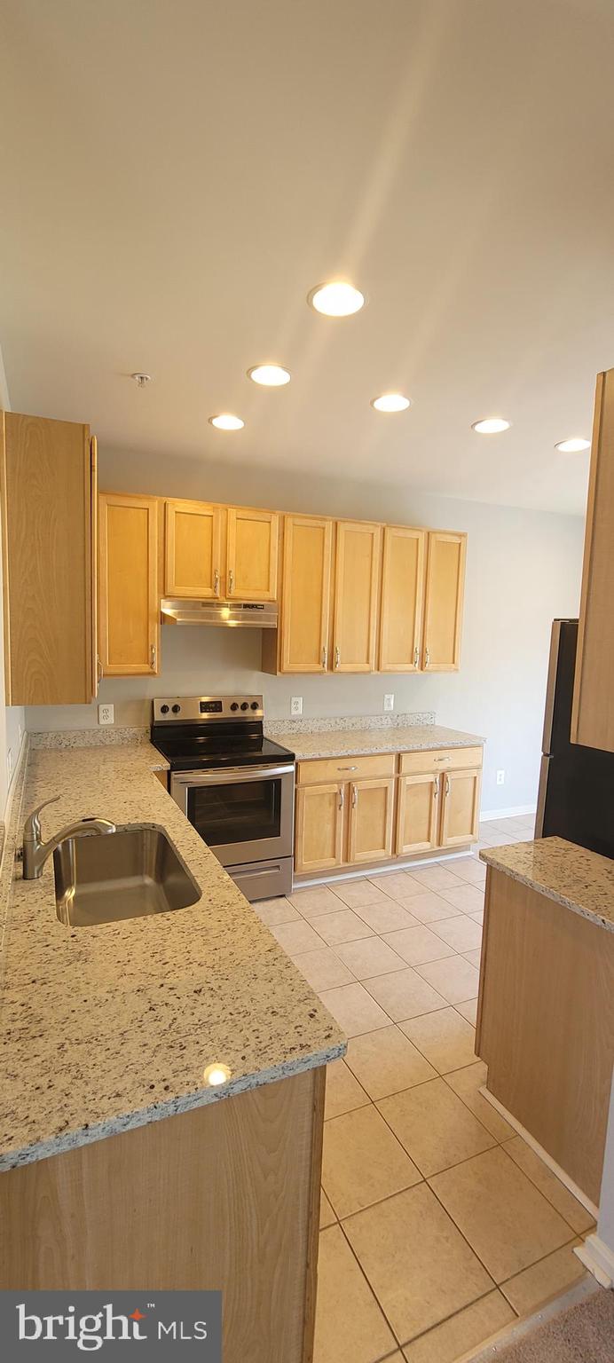 656 Kittendale Road Middle River, MD 21220 - Photo 4 of 34