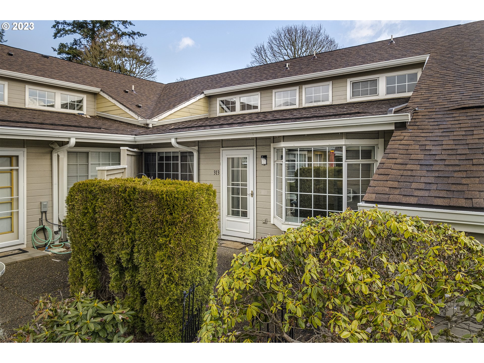 13775 Southwest Scholls Ferry Road, Unit 313 Beaverton, OR 97008 - Photo 1 of 25 Gallery Image 1