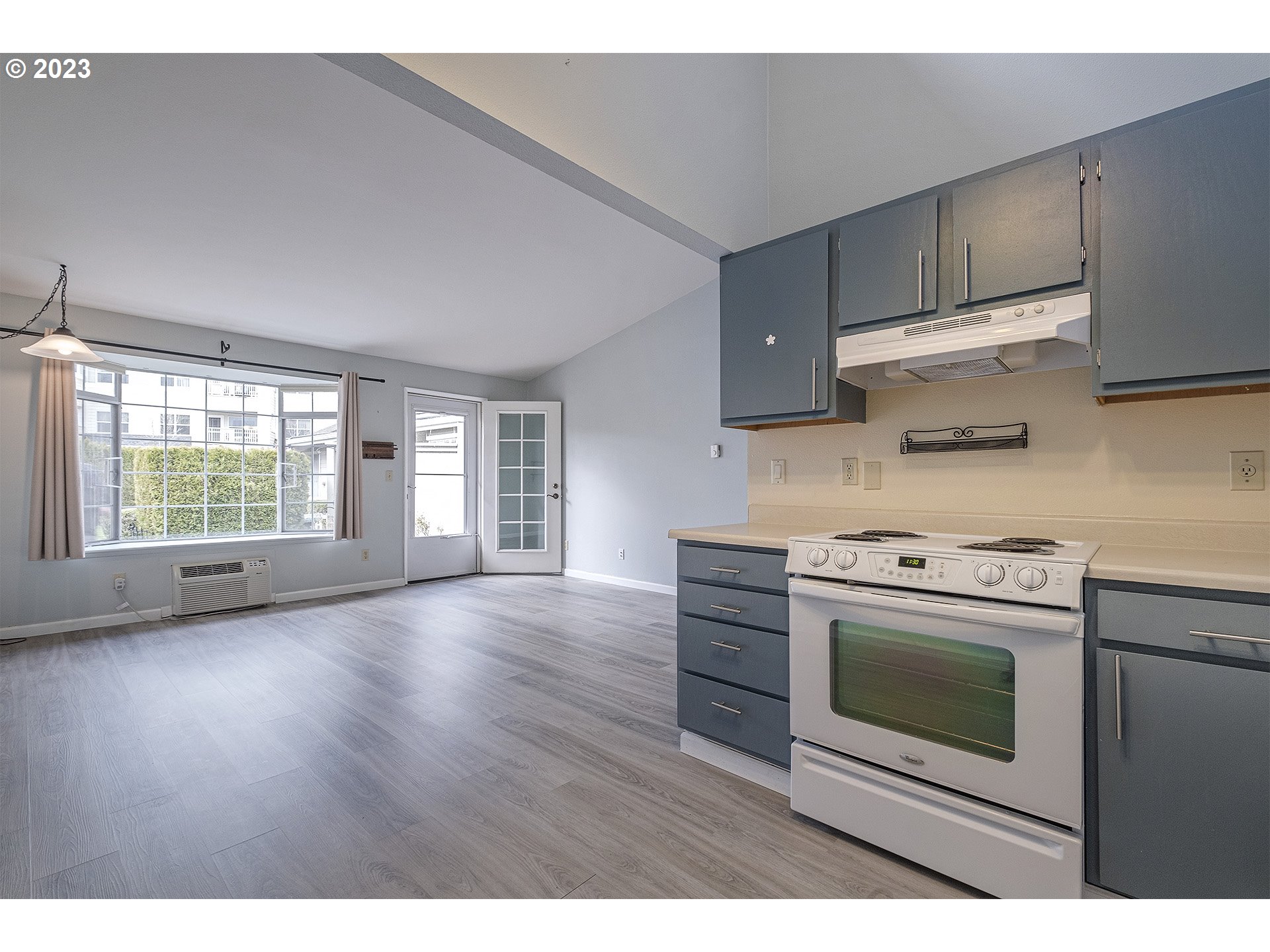 13775 Southwest Scholls Ferry Road, Unit 313 Beaverton, OR 97008 - Photo 8 of 25 Gallery Image 8