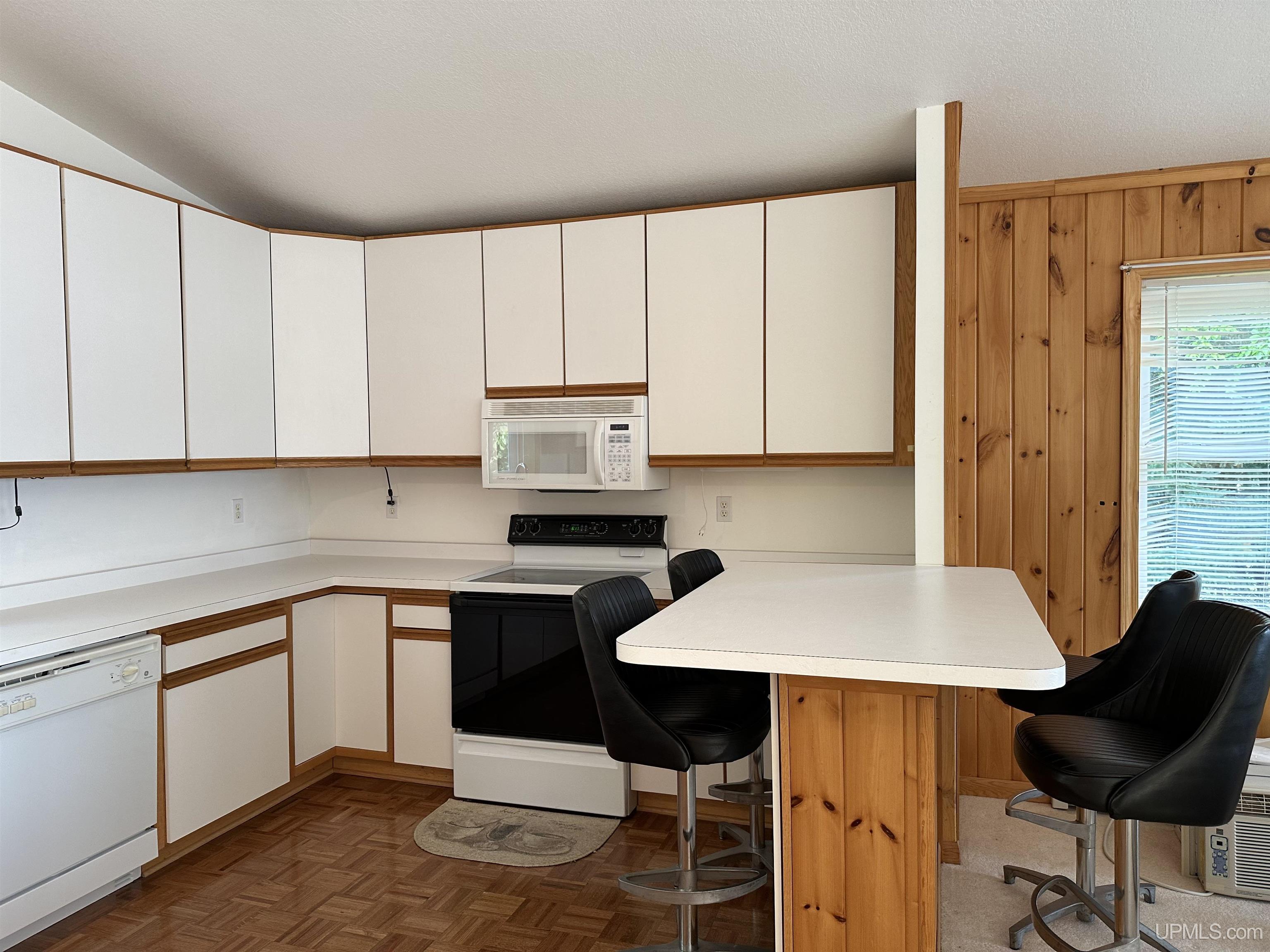 9167 East Shore Road Marenisco, MI 49947 - Photo 8 of 60
