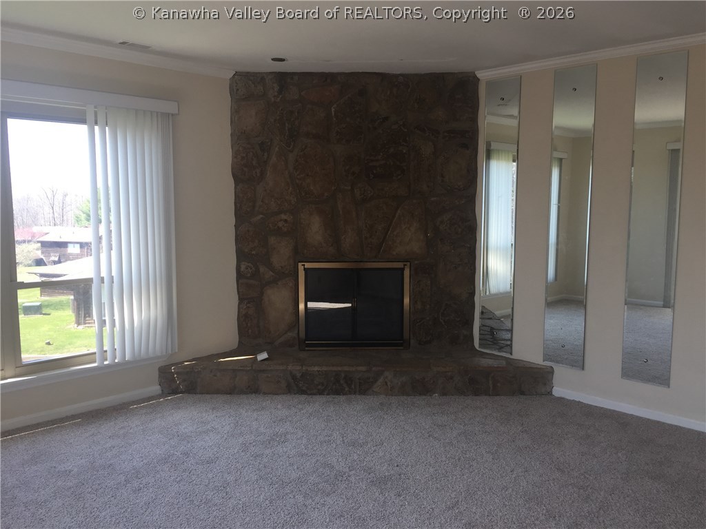 402 Powderhorn Road Charleston, WV 25314 - Photo 6 of 29 another picture of the living room.