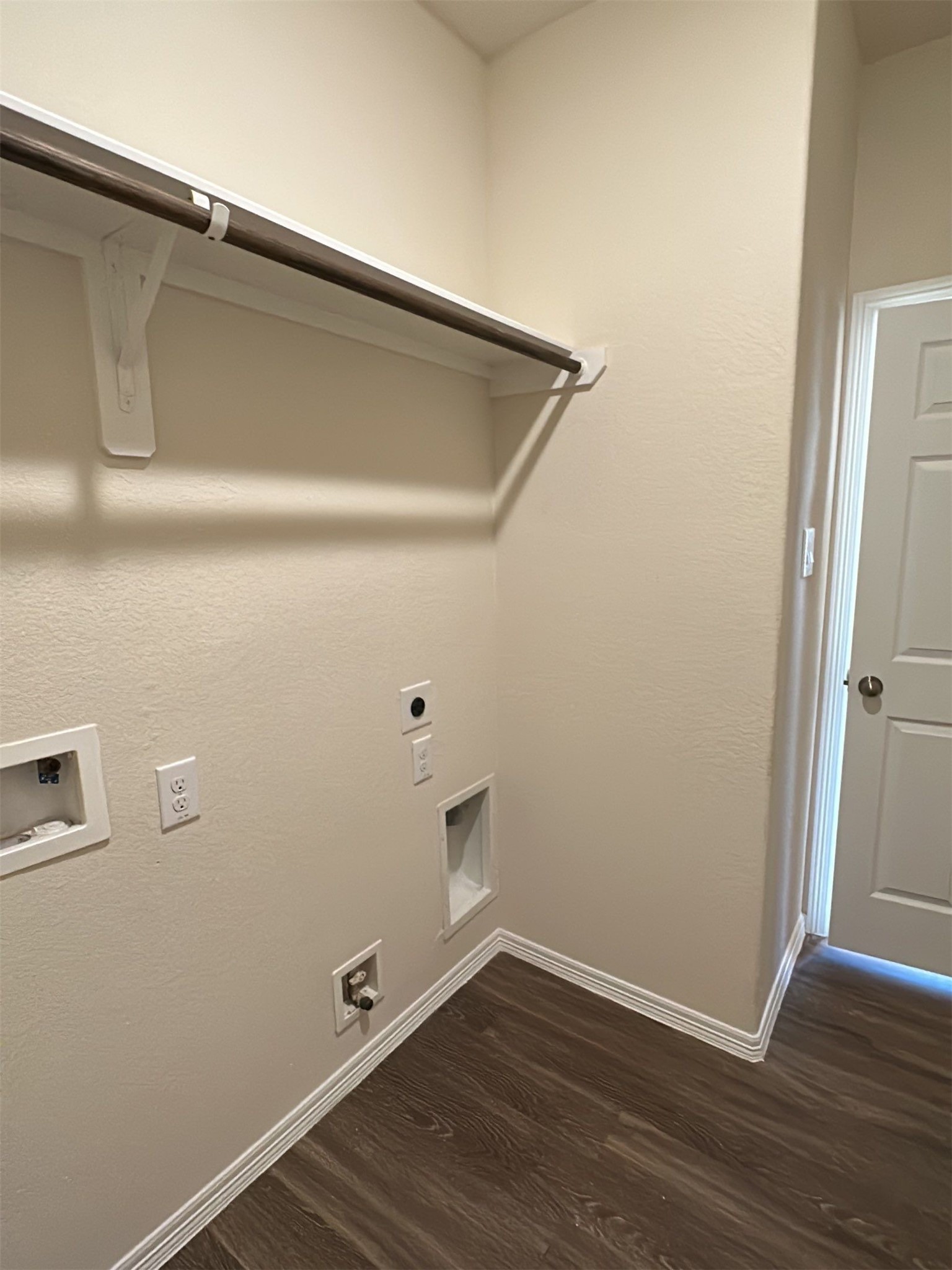 9931 Swindale Ridge Lane Houston, TX 77044 - Photo 20 of 29 a view of room with wooden floor