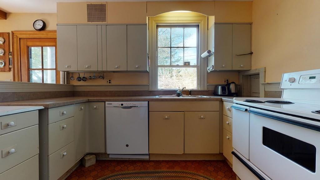 10 Algonquin Road Worcester, MA 01609 - Photo 16 of 37 Gallery Image 16
