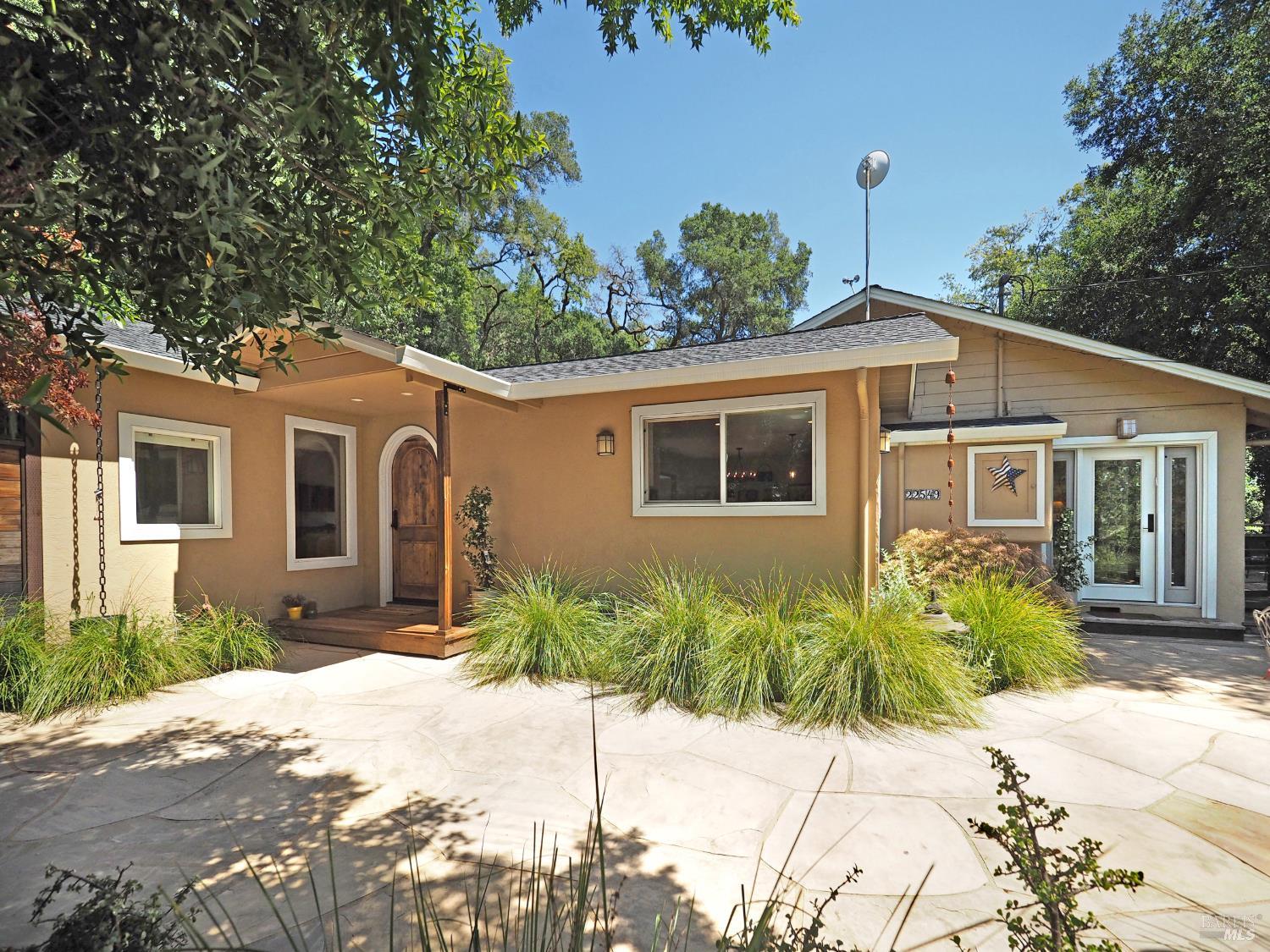 22549 River Road Geyserville, CA 95441 - Photo 3 of 63