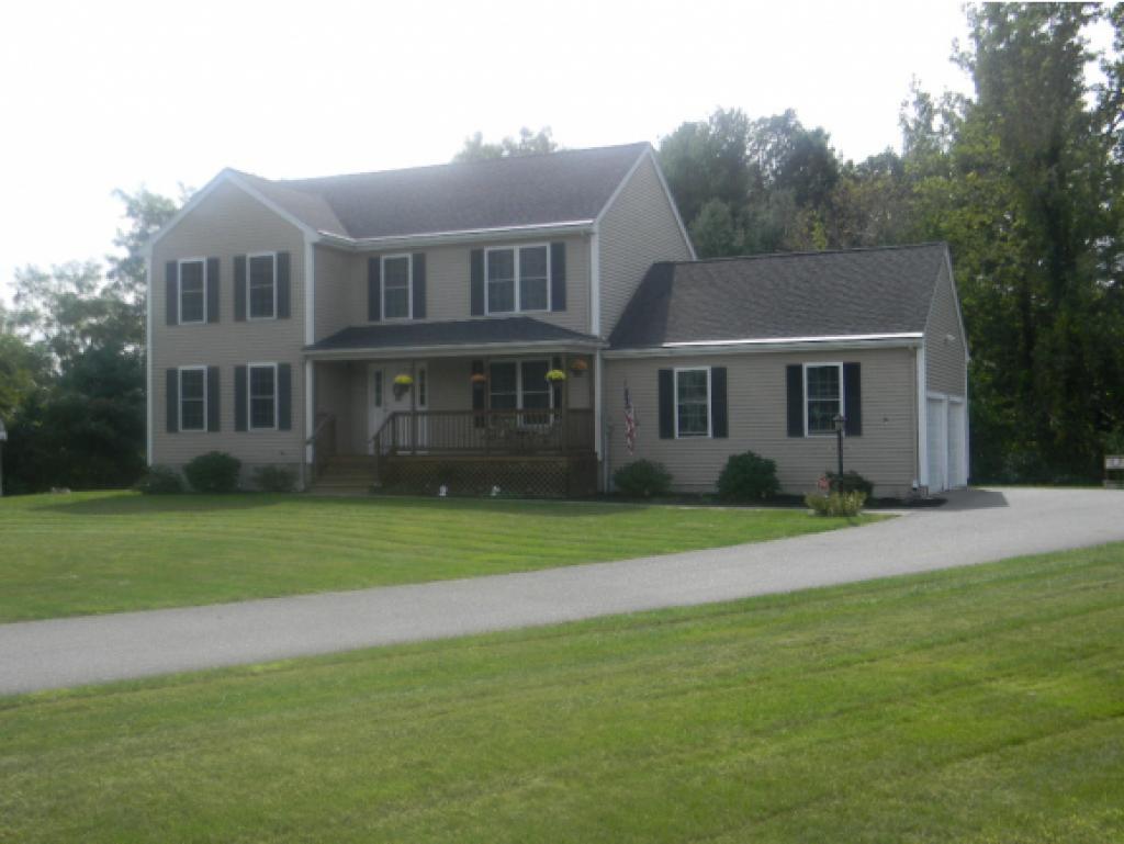 12 Berlang Road Londonderry, NH 03053 - Photo 1 of 32 Gallery Image 1