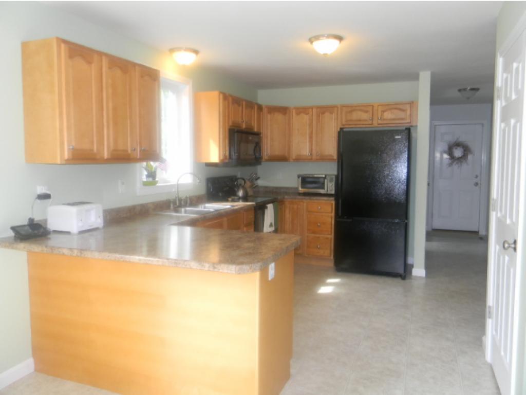 12 Berlang Road Londonderry, NH 03053 - Photo 5 of 32 Gallery Image 5