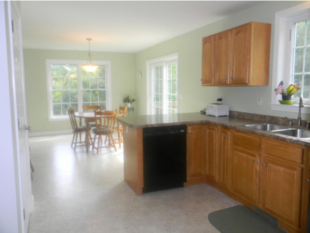 12 Berlang Road Londonderry, NH 03053 - Photo 7 of 32 Gallery Image 7
