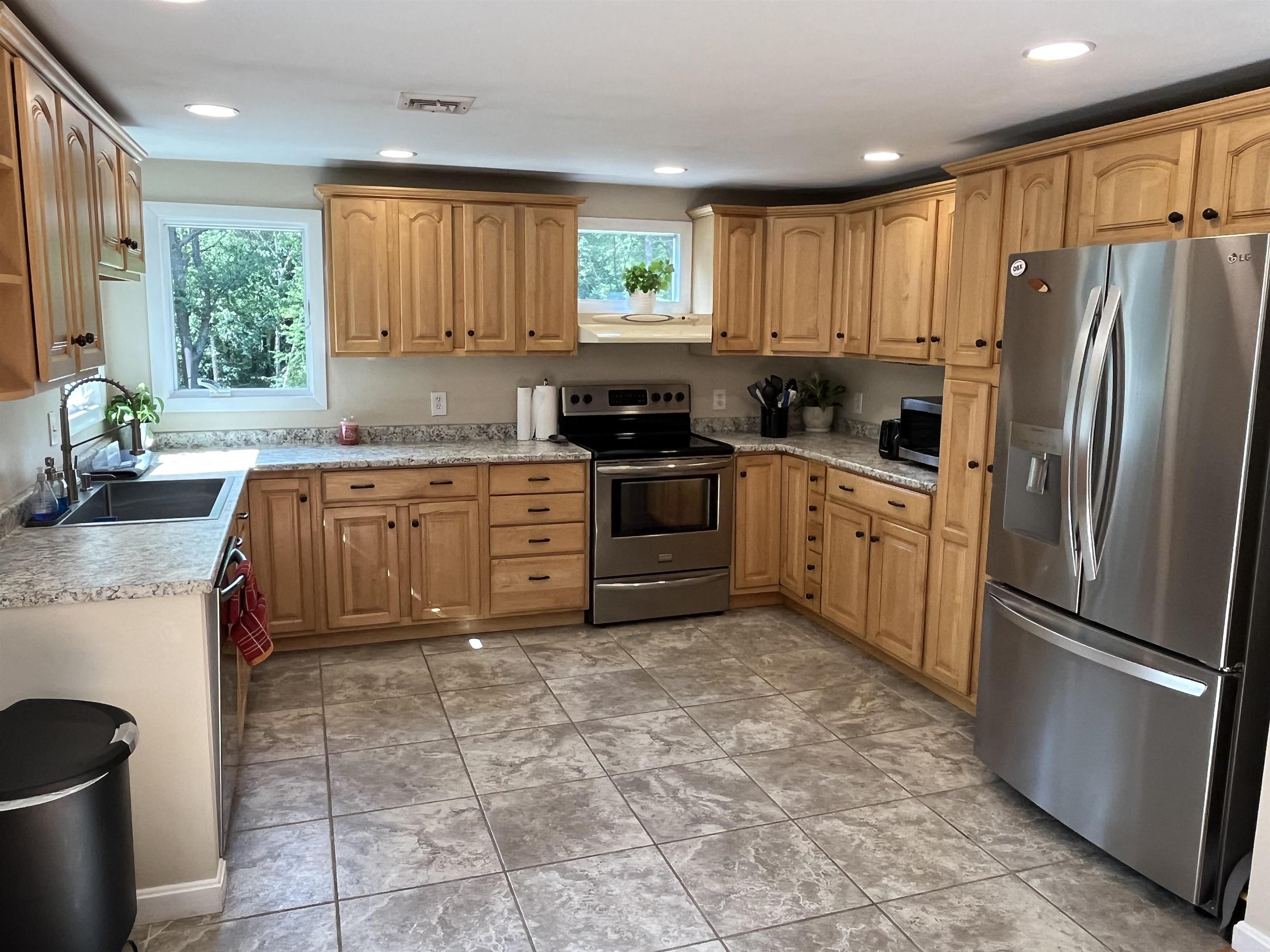 178 Colburn Road Milford, NH 03055 - Photo 6 of 38 Gallery Image 6