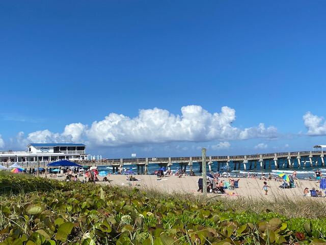 129 South Golfview Road, Unit 6 Lake Worth Beach, FL 33460 - Photo 40 of 51 a view of a city