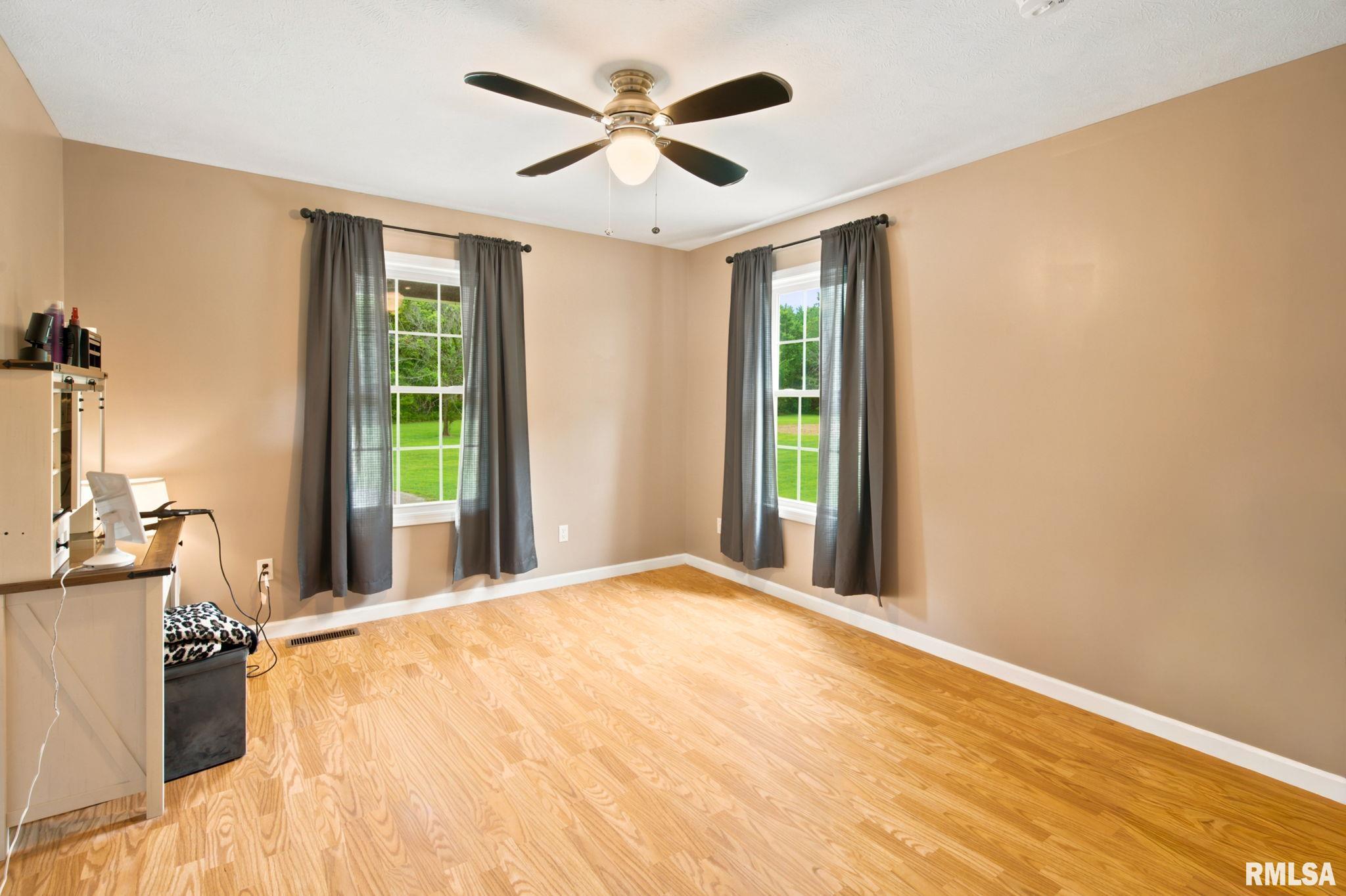 13236 Edwards Road Pittsburg, IL 62974 - Photo 15 of 34