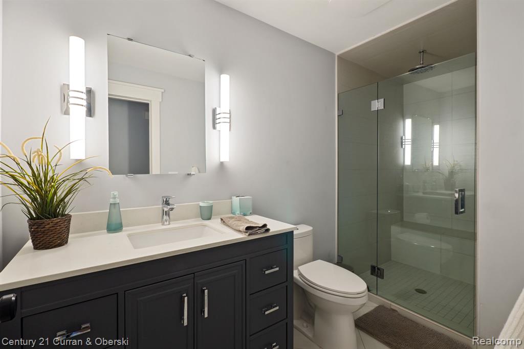 21651 Currie Road Northville, MI 48167 - Photo 27 of 52 Gallery Image 27