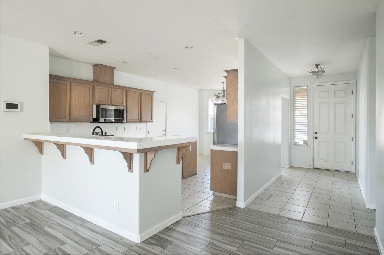 687 South Apple Avenue Reedley, CA 93654 - Photo 8 of 24 Gallery Image 8
