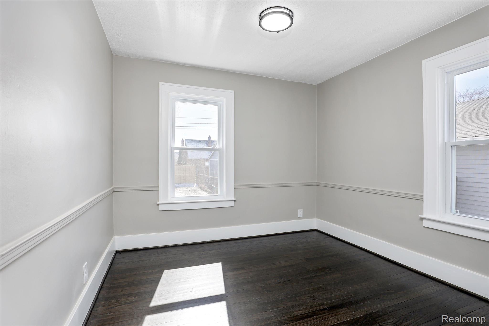 1079 Eaton Road Berkley, MI 48072 - Photo 15 of 36
