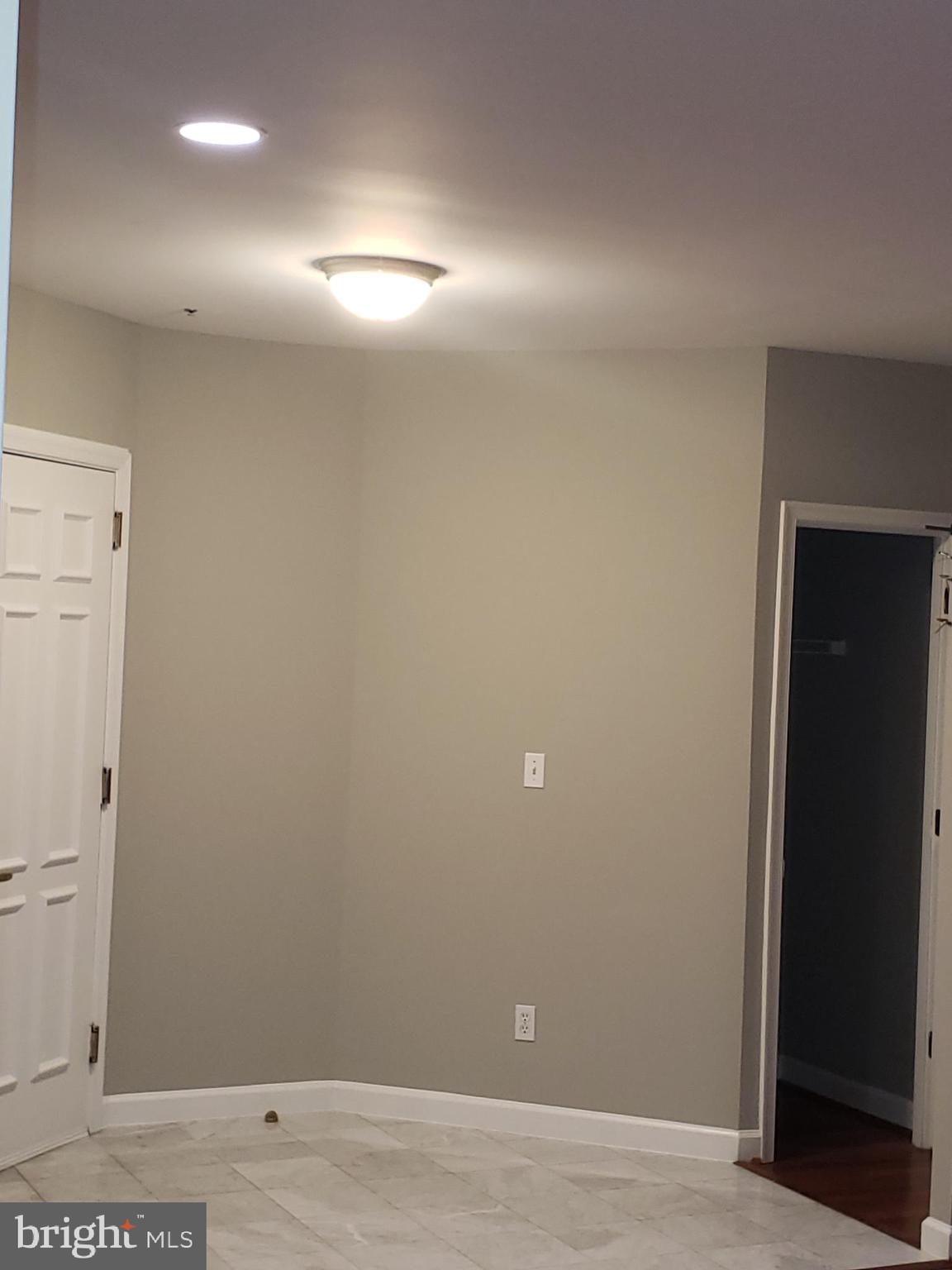 100 Harborview Drive, Unit 2103 Baltimore, MD 21230 - Photo 18 of 40 Entry Foyer