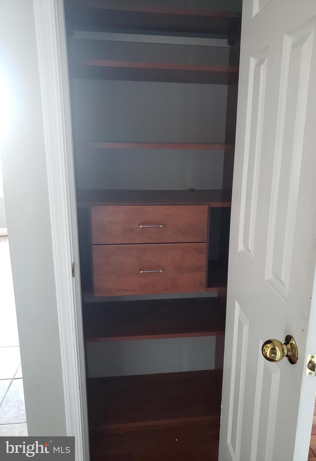 100 Harborview Drive, Unit 2103 Baltimore, MD 21230 - Photo 20 of 40 Hall /linen closet