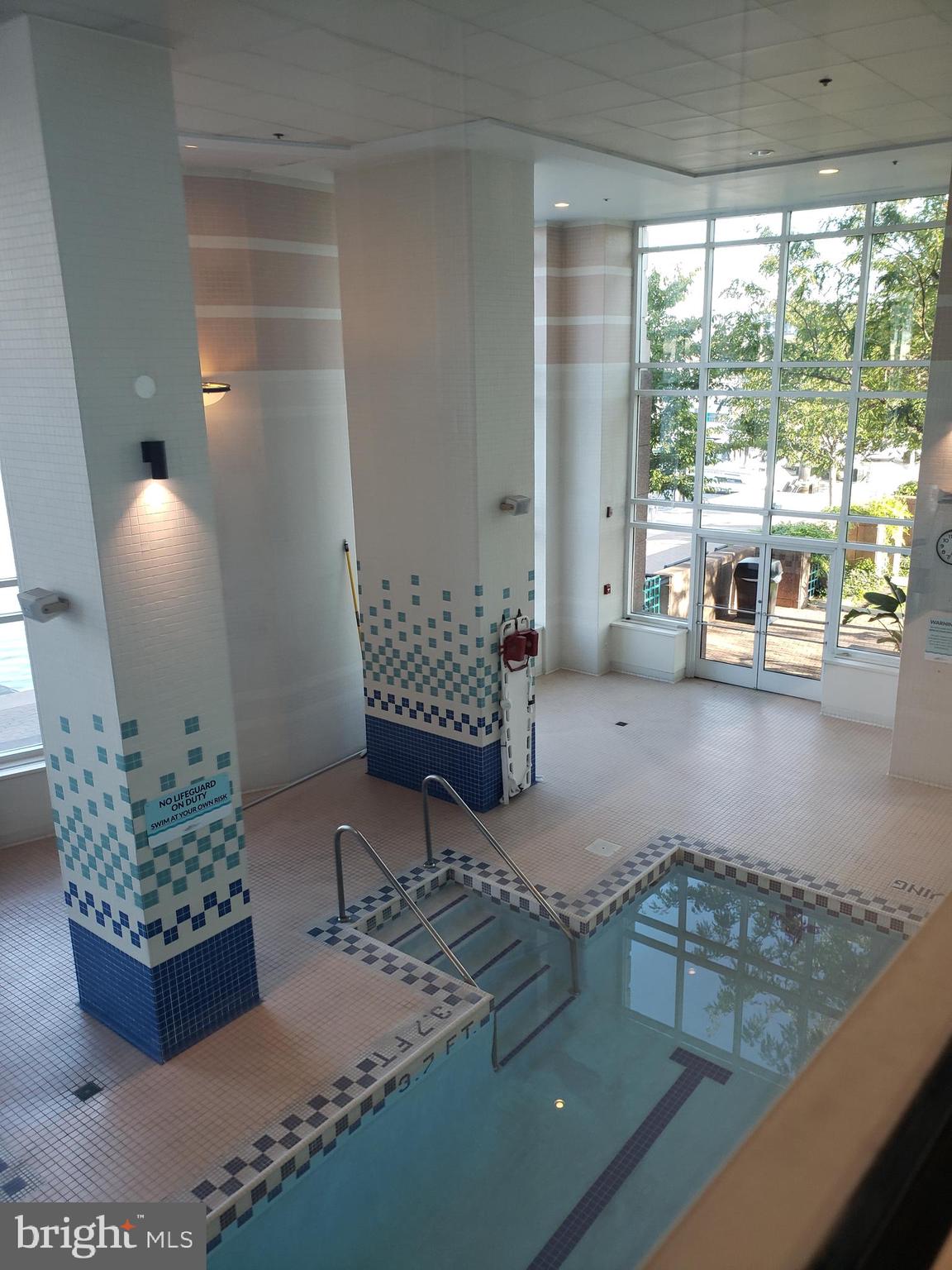 100 Harborview Drive, Unit 2103 Baltimore, MD 21230 - Photo 38 of 40 view of indoor pool