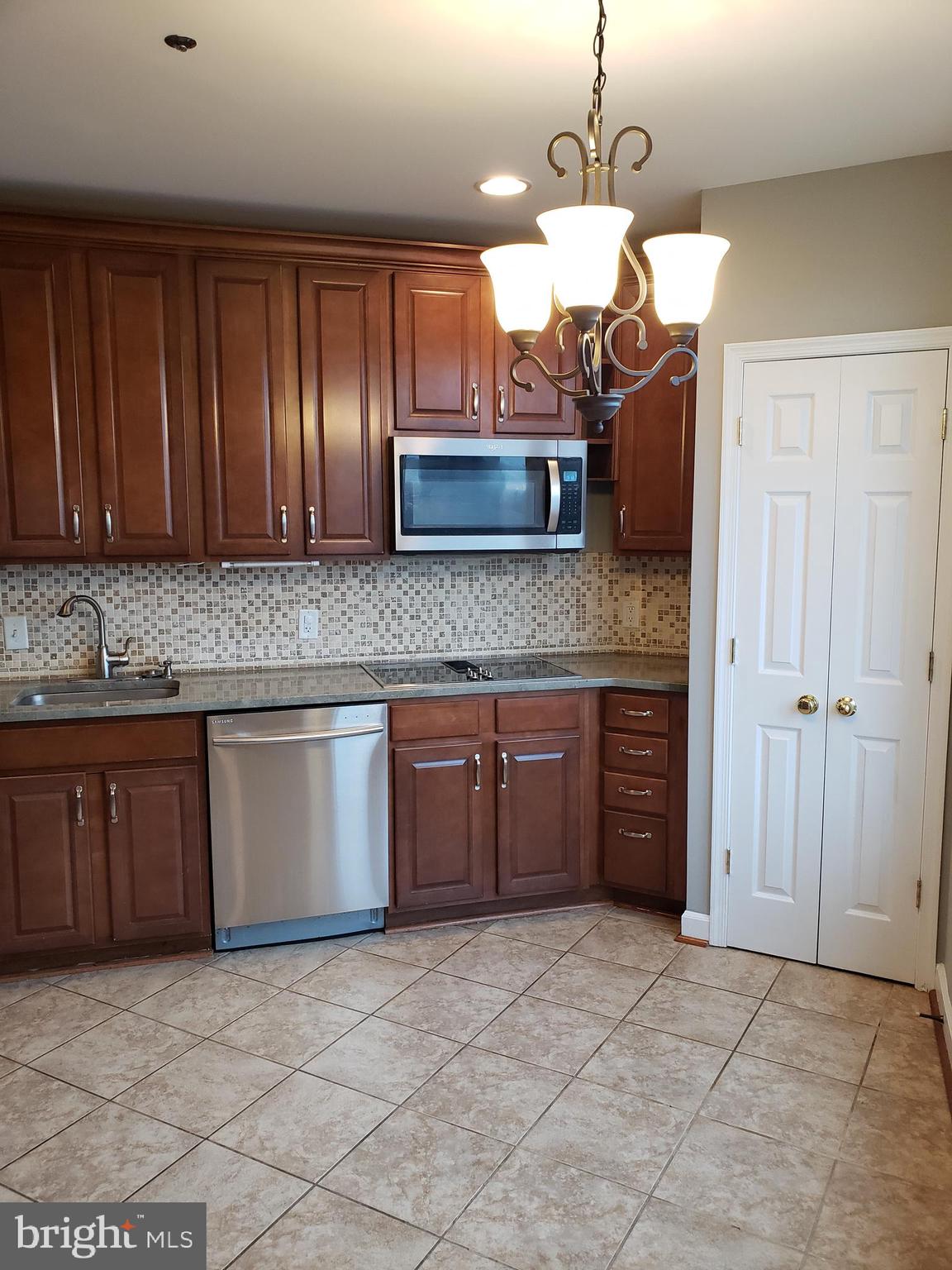 100 Harborview Drive, Unit 2103 Baltimore, MD 21230 - Photo 6 of 40 Kitchen area