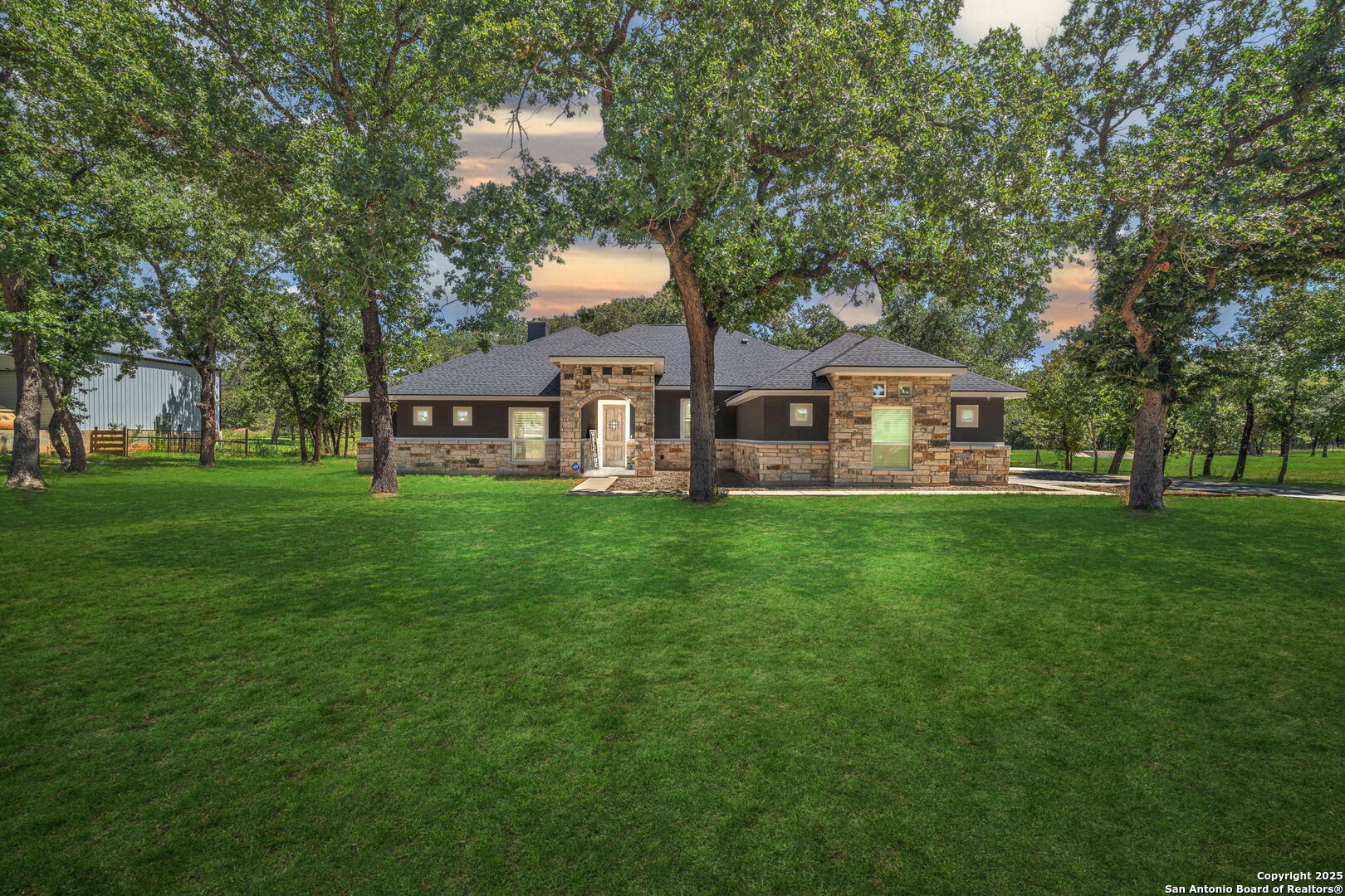 221 Cibolo Ridge La Vernia, TX 78121 - Photo 3 of 43