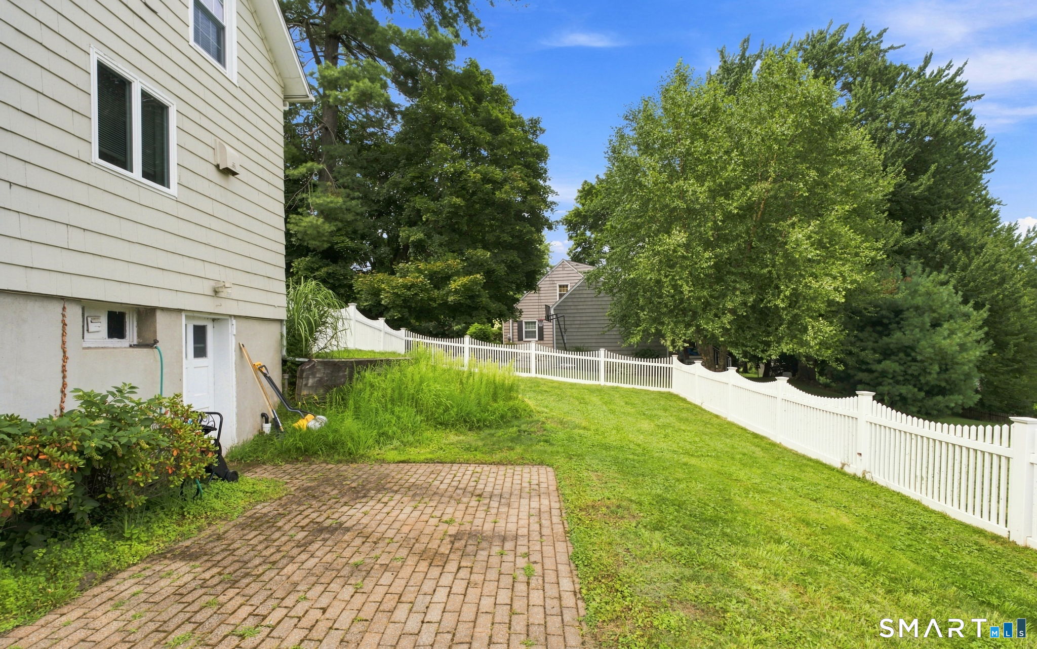 268 Ridgewood Road West Hartford, CT 06107 - Photo 10 of 40 Gallery Image 10