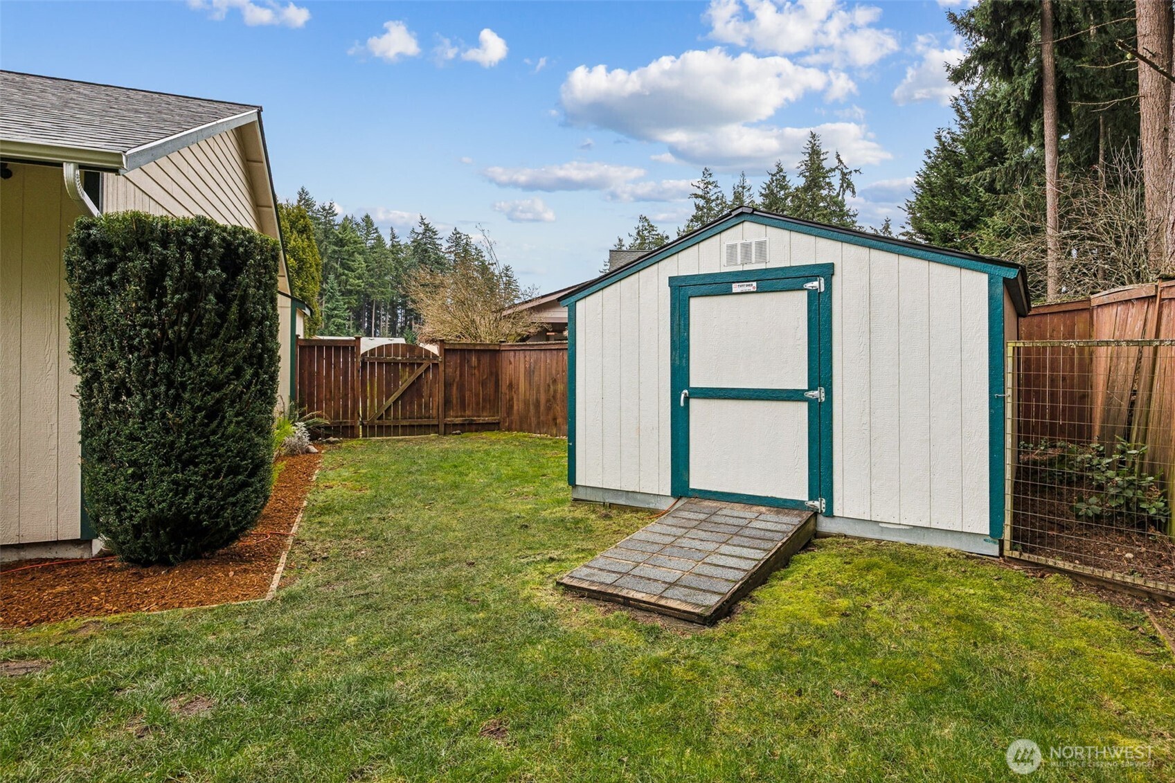 21801 110th St Court East Buckley, WA 98321 - Photo 23 of 25