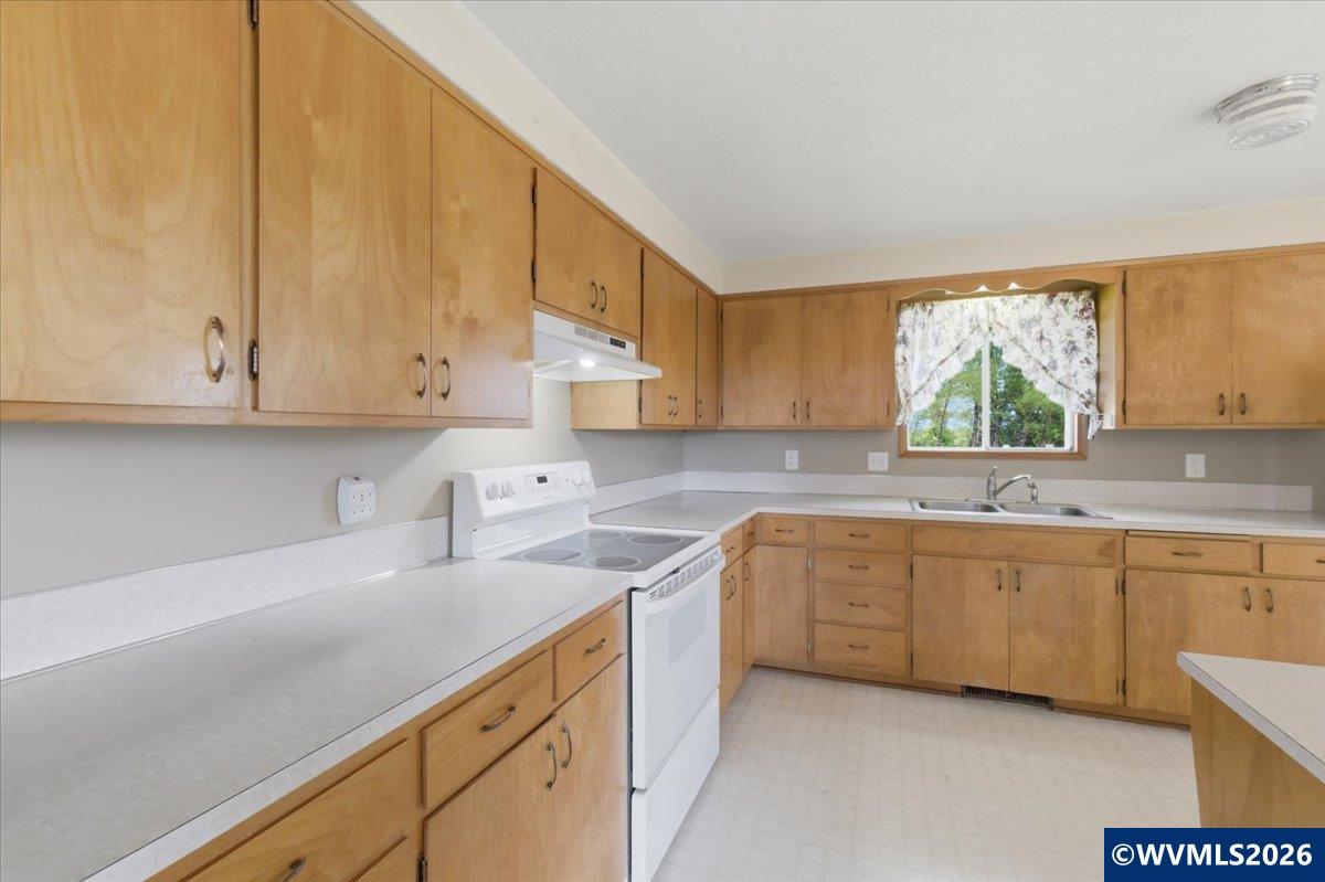 34584 Red Bridge Road Southeast Albany, OR 97322 - Photo 17 of 46 Gallery Image 17