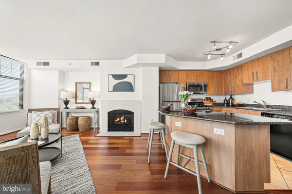$823,000 | 1021 North Garfield Street, Unit 637, Arlington, VA 22201