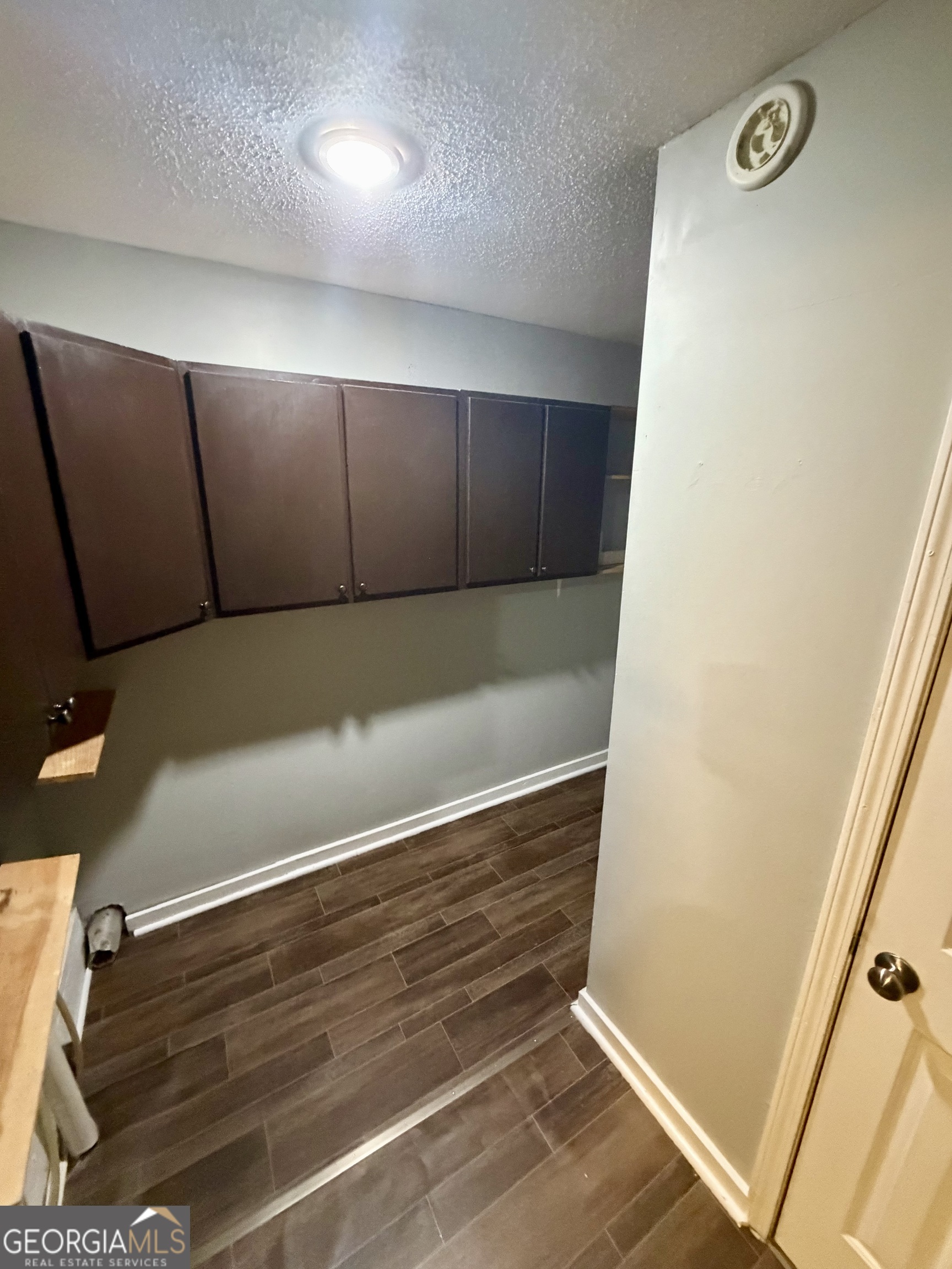 666 Woolfolk Street Macon, GA 31217 - Photo 33 of 60 a view of an empty room