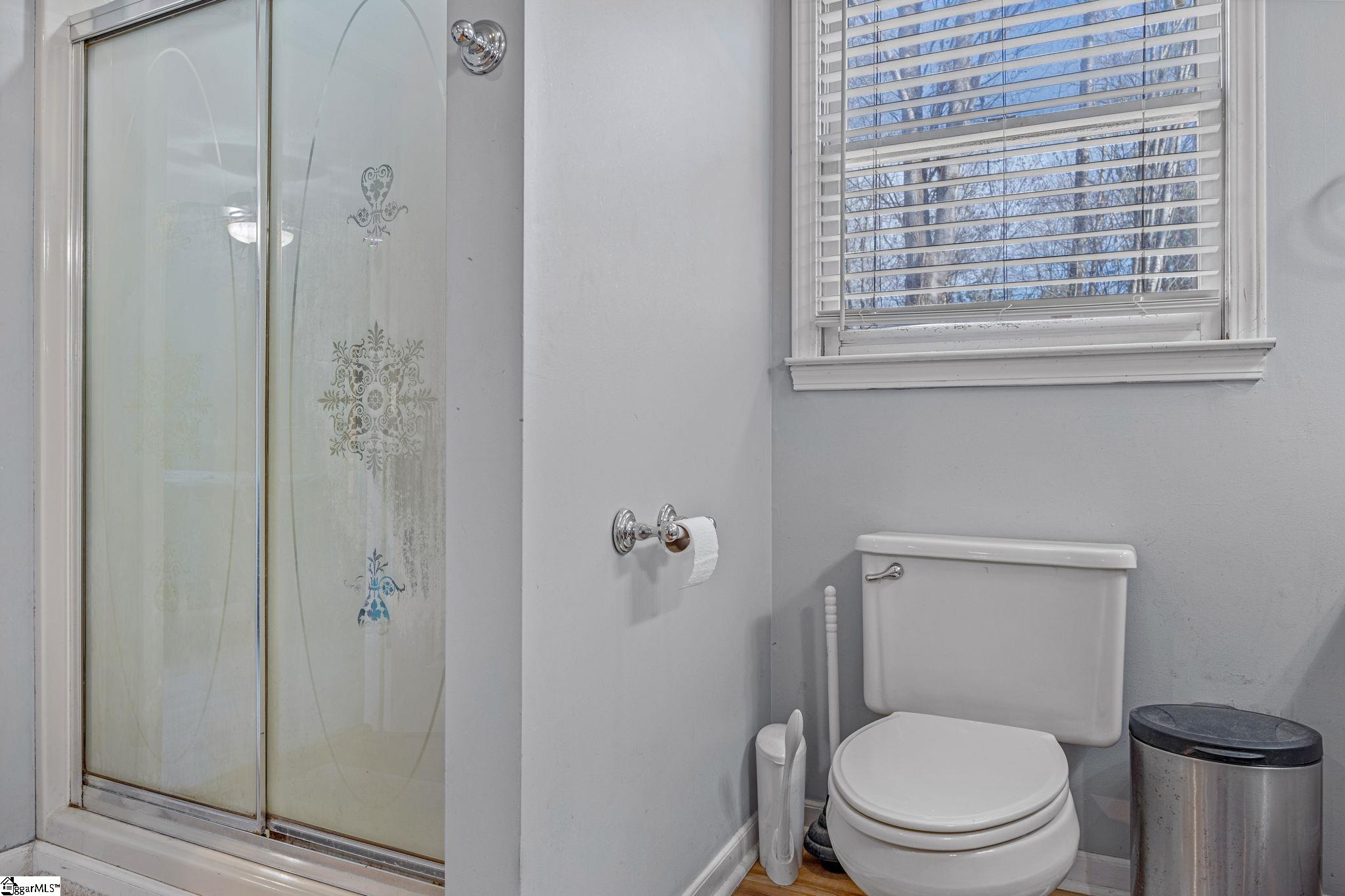 608 Hampton Road Liberty, SC 29657 - Photo 3 of 40