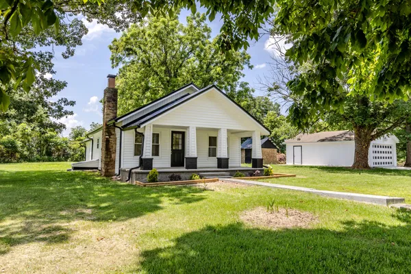 $299,000 | 334 North Robin Hood Road, Doyle, TN 38559