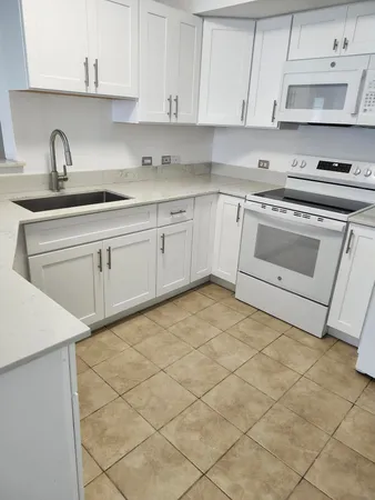 $2,500 | 802 Villa Circle, Boynton Beach, FL 33435