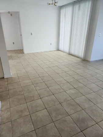 $2,500 | 802 Villa Circle, Boynton Beach, FL 33435