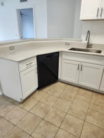 $2,500 | 802 Villa Circle, Boynton Beach, FL 33435