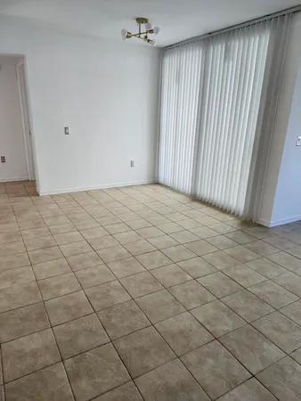 $2,500 | 802 Villa Circle, Boynton Beach, FL 33435