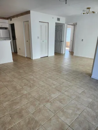 $2,500 | 802 Villa Circle, Boynton Beach, FL 33435