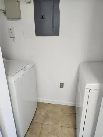 $2,500 | 802 Villa Circle, Boynton Beach, FL 33435