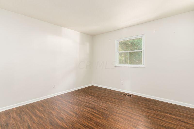 355 Flint Ridge Drive Columbus, OH 43230 - Photo 12 of 23 Bedroom 1