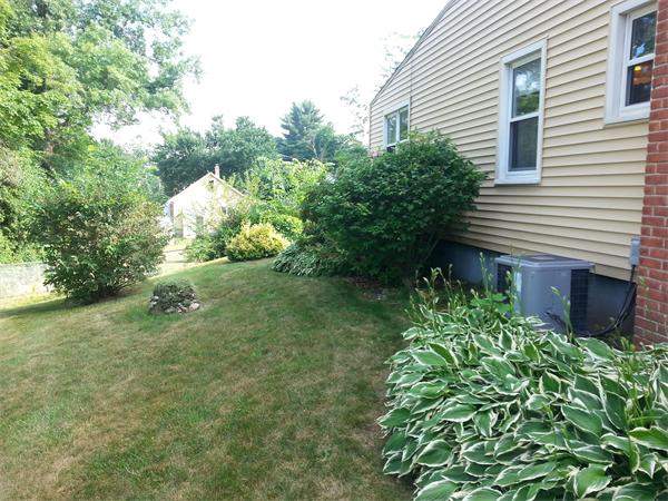 133 Maple Street West Springfield, MA 01089 - Photo 13 of 30 Gallery Image 13