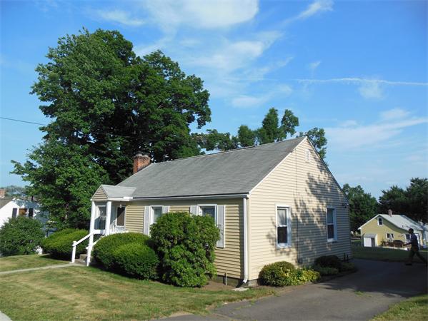 133 Maple Street West Springfield, MA 01089 - Photo 8 of 30 Gallery Image 8