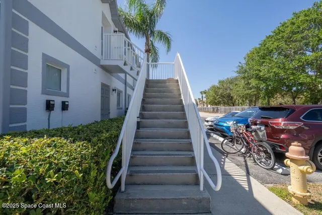a view of entryway and hall